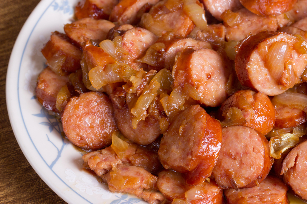 Kielbasa and Onions: A Classic Polish Dish Recipe with Variations